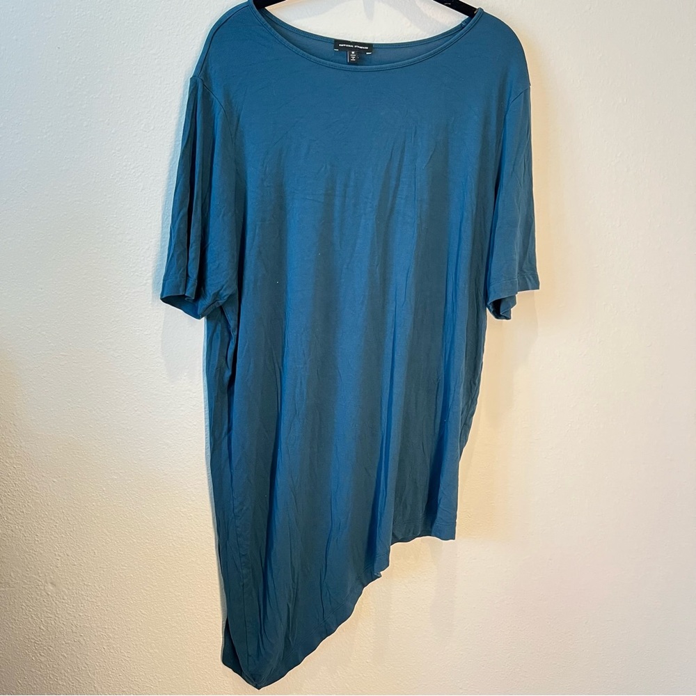Universal Standard M teal asymmetrical hem tee